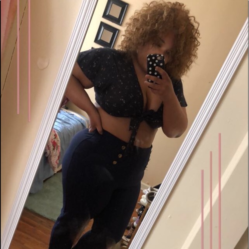 Navy flower crop top